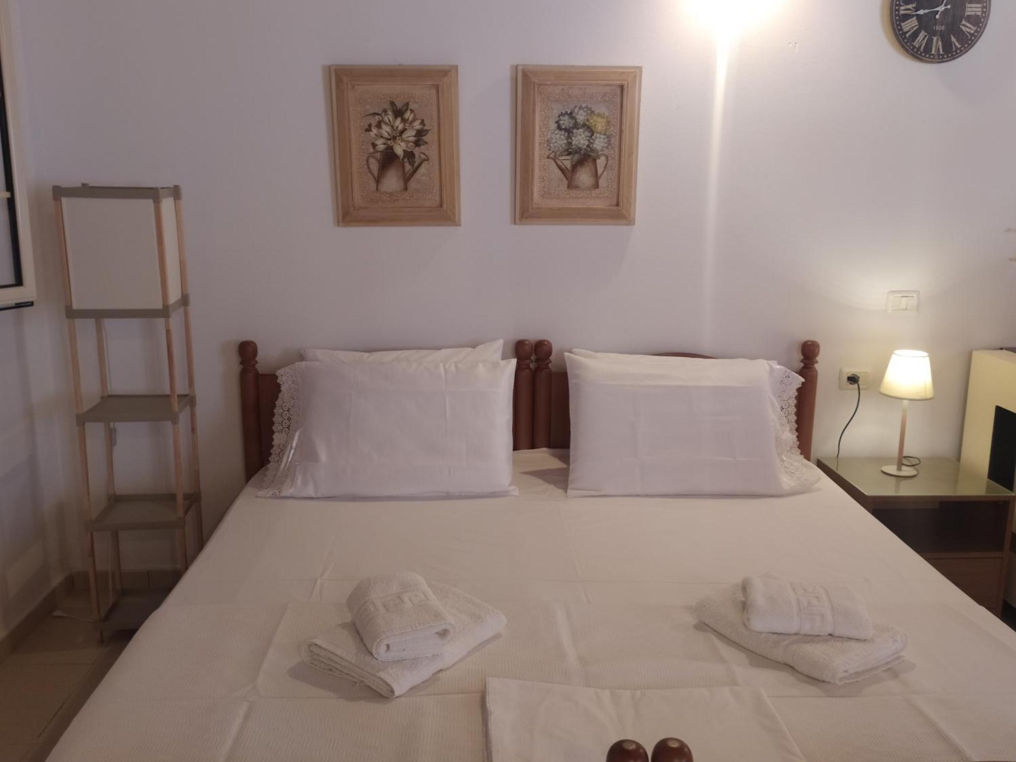 Retzos Rooms Химара Экстерьер фото